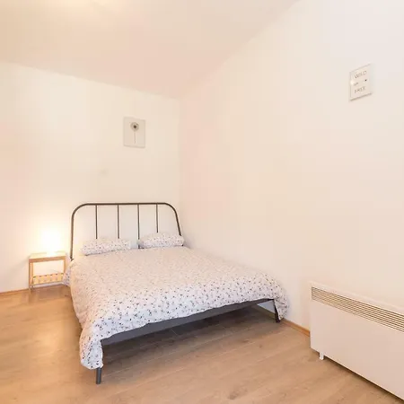 Apartment Kalos *